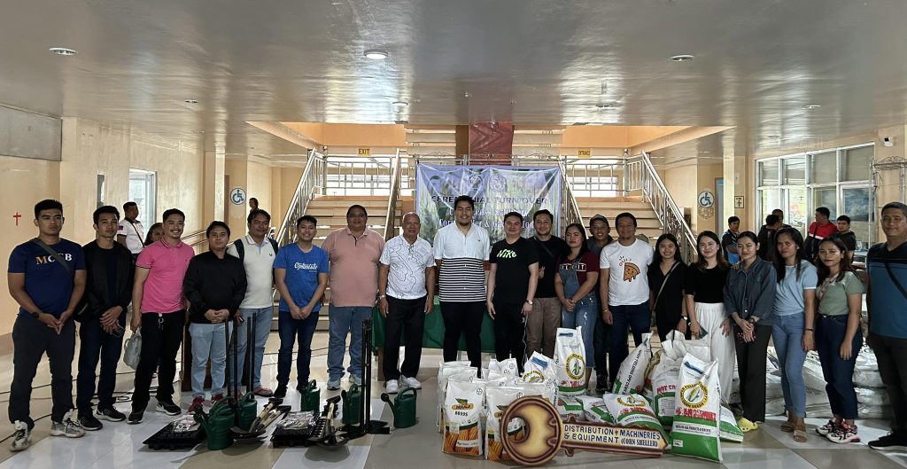 DA-10 pours over P842K agri interventions to Mambajao town