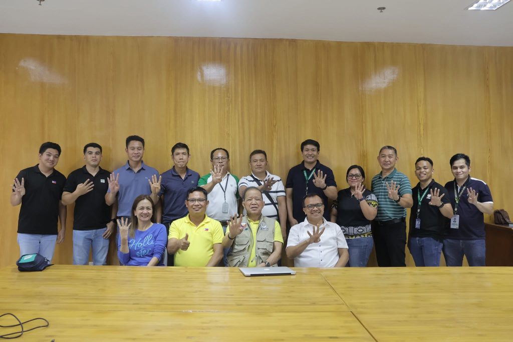 DA-10, Usec. Palabrica lead site inspection in Bukidnon for possible swine investment